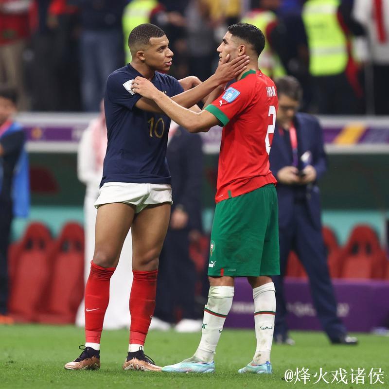 姆巴佩兄弟庆祝互动:照片分享在社媒上吸引球迷热议 姆巴佩兄弟庆祝互动:照片分享在社媒上吸引球迷热议